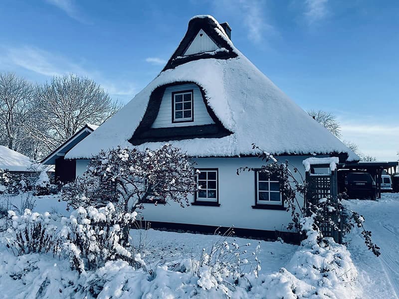 Die Lütte Reetkate – romantisch im Schnee